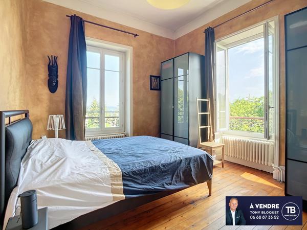 Bourgoin-Jallieu (38300) MAUBEC - MAISON DE CARACTERE + APPARTEMENT ET DEPENDANCES