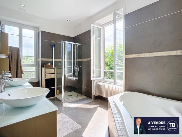 Bourgoin-Jallieu (38300) MAUBEC - MAISON DE CARACTERE + APPARTEMENT ET DEPENDANCES