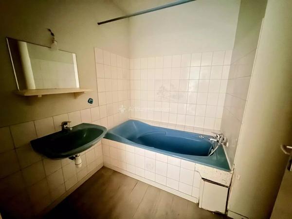 Location                                                      Appartement
                        
                     2 pièces                      68 m2                     à Neufchâteau