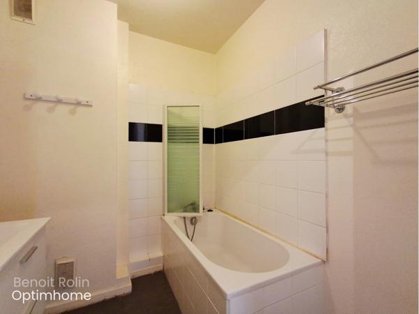 Appartement F4 de 73 m² avec garage de 22 m²+Cave – Lumineux, parfaitement entretenu et proche du centre-ville