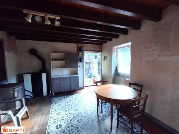 Maison d'habitation sur terrain attenant