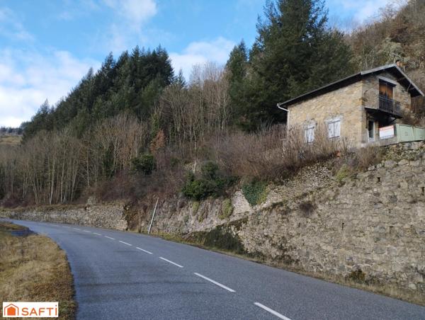 Maison d'habitation sur terrain attenant