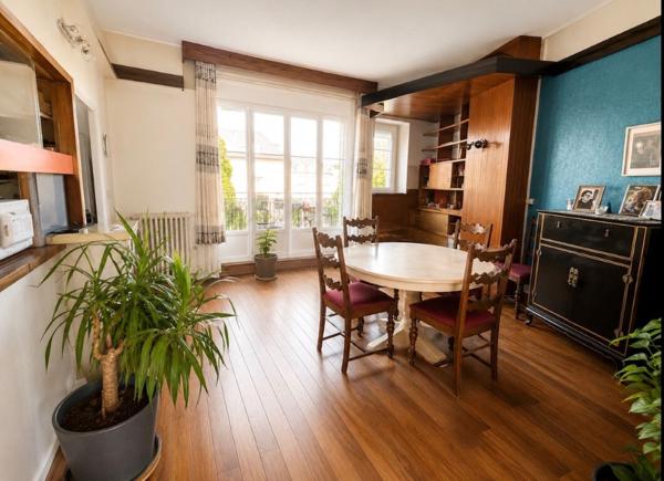 EN VENTE - NEVERS IMMEUBLE DE 230 M² AVEC 3 APPARTEMENTS