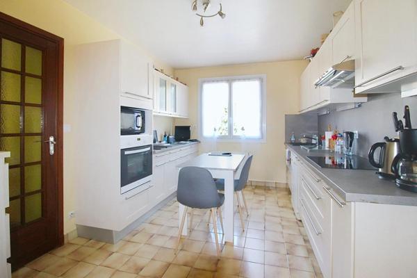 Maison familiale au calme avec grand jardin