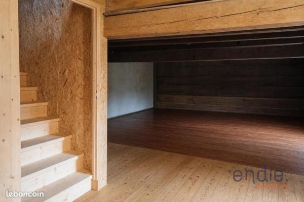 Immeuble de caractére avec local commercial et appartement avec fort potentiel