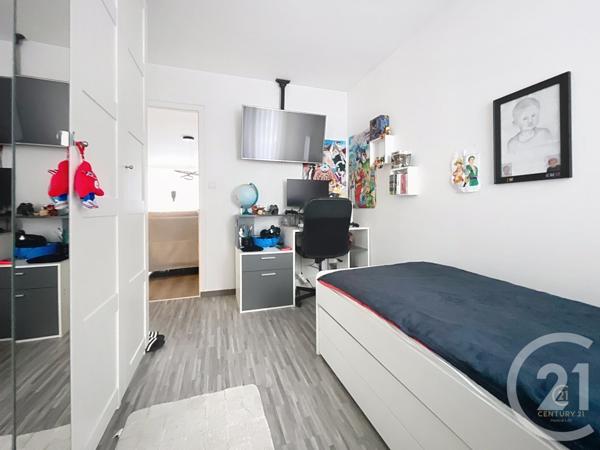 Appartement F3 à vendre  3 pièces - 77 m2 VAULX EN VELIN - 69