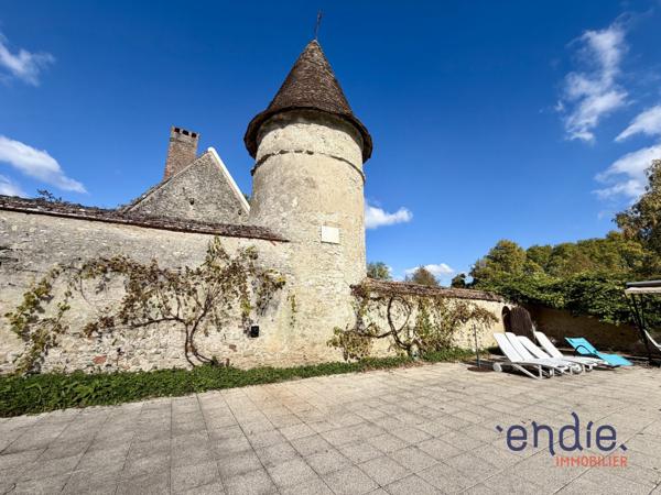 CHATEAU DE 1301     LE VEURDRE ALLIER
