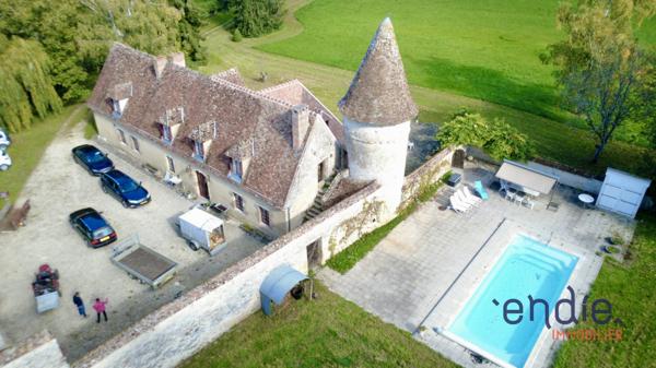CHATEAU DE 1301     LE VEURDRE ALLIER