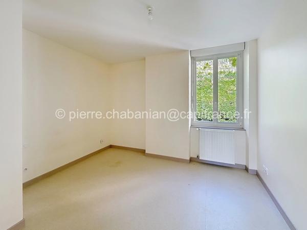 Immeuble de rapport rénové 7 appartements avec beau potentiel de rentabilité à vendre SAINT-CLAUDE (39)