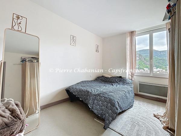 Immeuble de rapport rénové 7 appartements avec beau potentiel de rentabilité à vendre SAINT-CLAUDE (39)