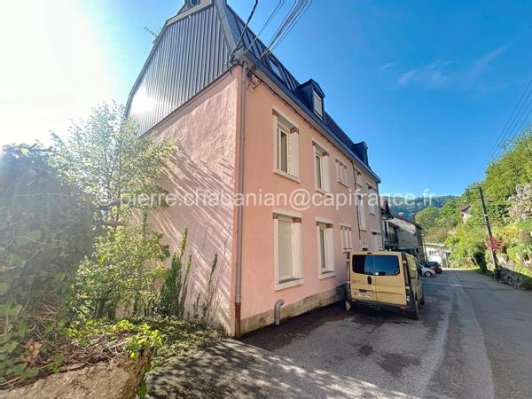 Immeuble de rapport rénové 7 appartements avec beau potentiel de rentabilité à vendre SAINT-CLAUDE (39)