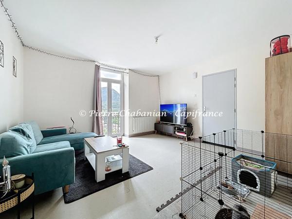 Immeuble de rapport rénové 7 appartements avec beau potentiel de rentabilité à vendre SAINT-CLAUDE (39)