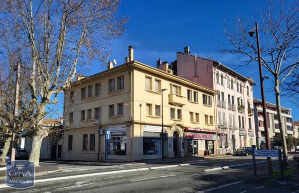 Appartement à louer 4 pièces 87.34m² Fréjus (83600)