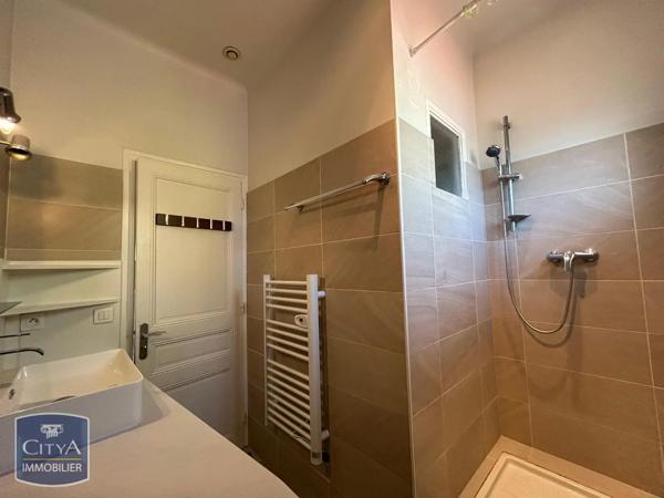 Appartement à louer 4 pièces 87.34m² Fréjus (83600)