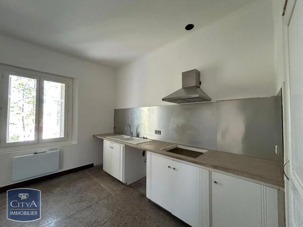 Appartement à louer 4 pièces 87.34m² Fréjus (83600)
