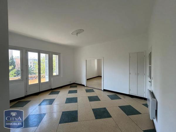 Appartement à louer 4 pièces 87.34m² Fréjus (83600)