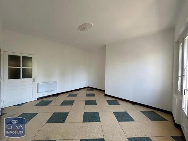 Appartement à louer 4 pièces 87.34m² Fréjus (83600)