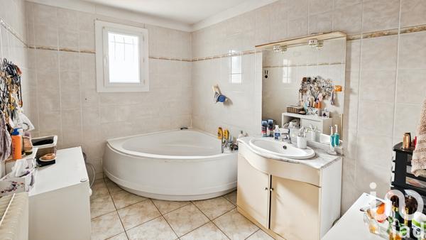 House for sale 6 rooms 138 m² Laudun-l'Ardoise