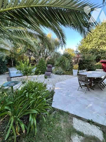 Uniquement dans votre étude - ARRADON BOURG - Maison 5 pièces avec piscine sur terrain de 762m²