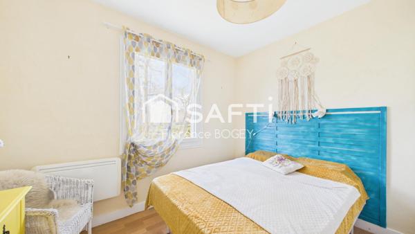 Maison baignée de lumière avec vue imprenable.