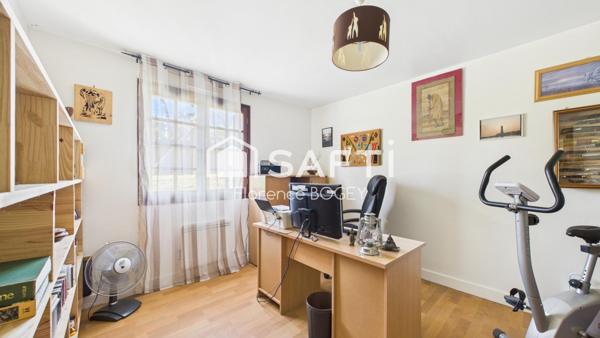 Maison baignée de lumière avec vue imprenable.