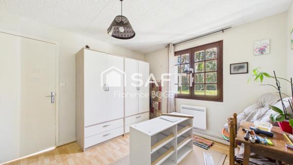 Maison baignée de lumière avec vue imprenable.