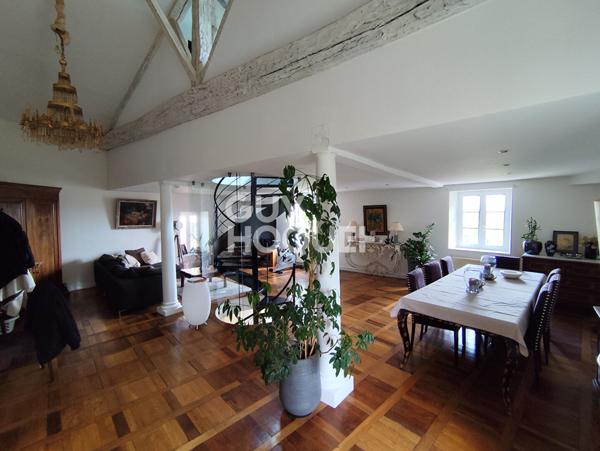 Belle Bâtisse située Trelins 5 pièces de 162 m2