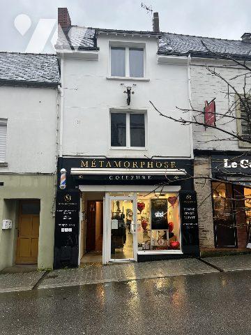 Immeuble à usage commercial et d'habitation