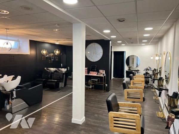 Immeuble à usage commercial et d'habitation