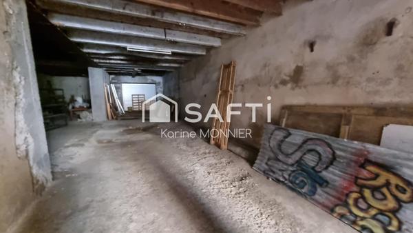 Appartement à rénover avec une grande dépendances