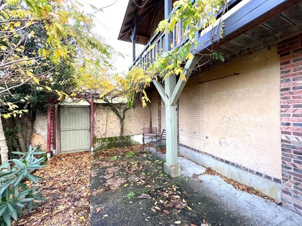 IMMEUBLE  A RENOVER   MONDOUBLEAU