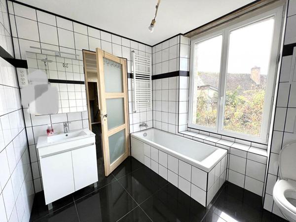 IMMEUBLE  A RENOVER   MONDOUBLEAU