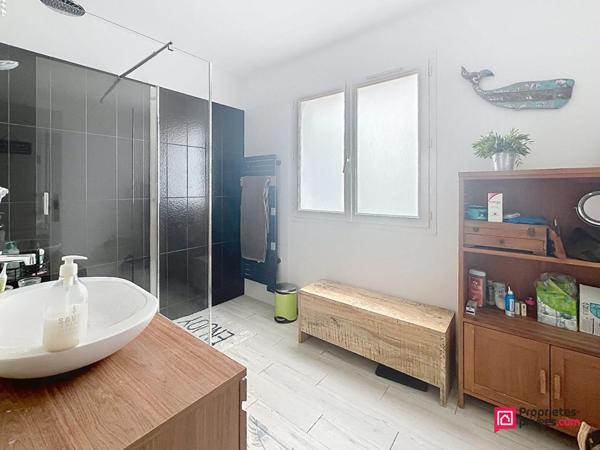Maison familiale au coeur de Saint Xandre 8 pièce(s) 196 m2