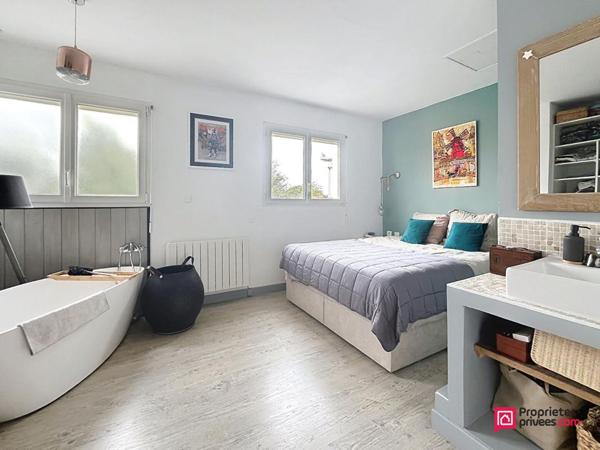 Maison familiale au coeur de Saint Xandre 8 pièce(s) 196 m2