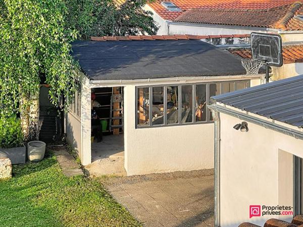 Maison familiale au coeur de Saint Xandre 8 pièce(s) 196 m2