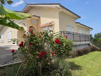 Maison - Oloron-sainte-marie - Réf.:205432 OLORON STE MARIE VILLA DANS QUARTIER RECHERCHE AU CALME ET PROCHE TOUTES COMMODITES