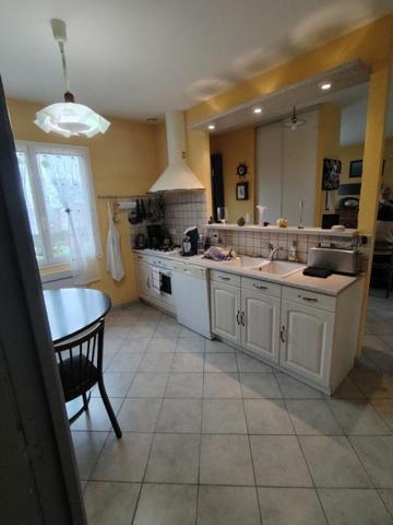 Nord Vendome, pavillon tout confort sur terrain 1,5 ha et dépendances