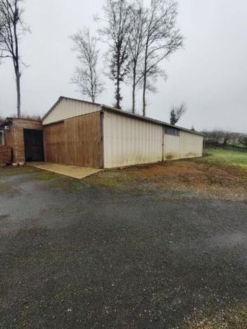 Nord Vendome, pavillon tout confort sur terrain 1,5 ha et dépendances