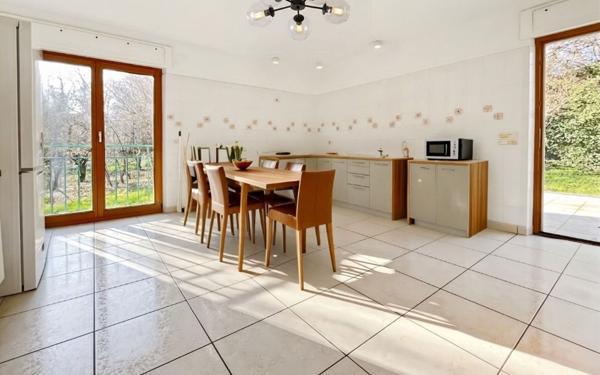 Maison à vendre    11 pièces • 295 m2 Scy-Chazelles