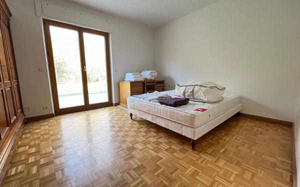 Maison à vendre    11 pièces • 295 m2 Scy-Chazelles