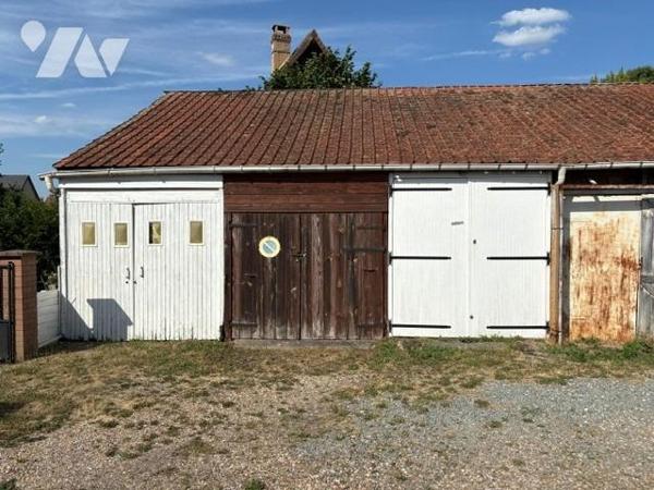 LES ESSARTS - Maison de plain-pied de caractère (1 chambre - 45 m²  + cellier et buanderie = garage)