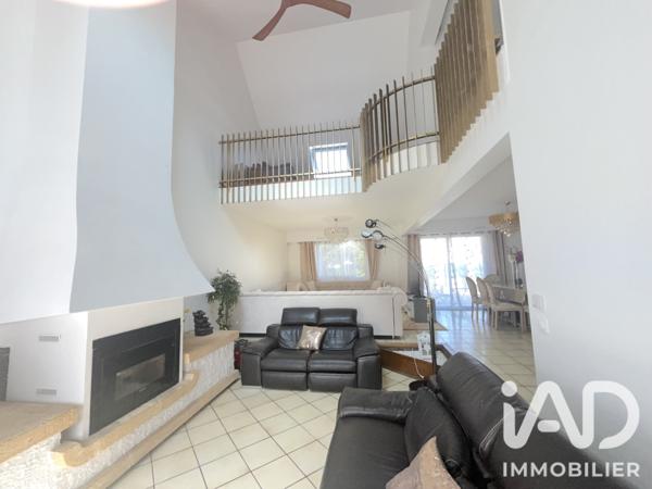 Maison à vendre 9 pièces 250 m² Sainte-Geneviève-des-Bois