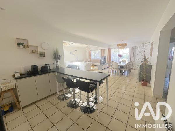 Maison à vendre 9 pièces 250 m² Sainte-Geneviève-des-Bois