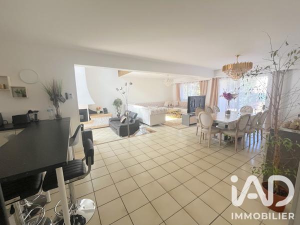 Maison à vendre 9 pièces 250 m² Sainte-Geneviève-des-Bois