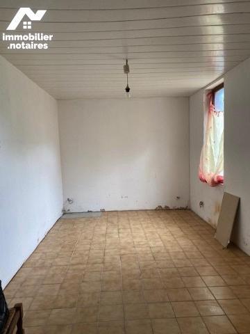 Maison à rénover avec jardin 2ch