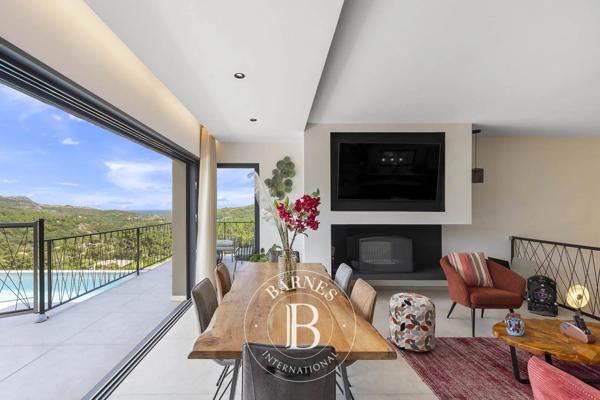 Sainte-Lucie-de-Porto-Vecchio, Villa 4 Chambres -  215 m² à vendre