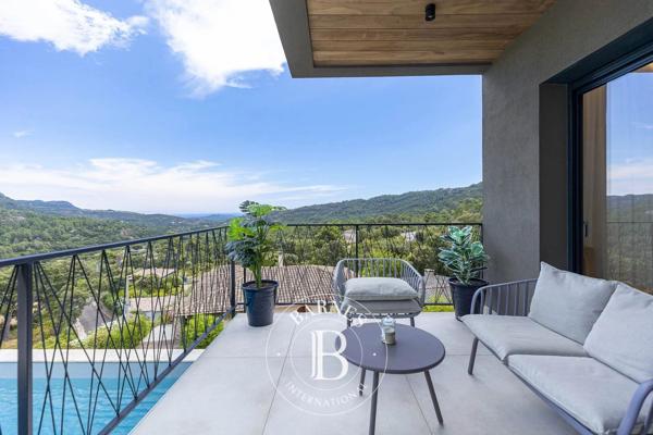 Sainte-Lucie-de-Porto-Vecchio, Villa 4 Chambres -  215 m² à vendre