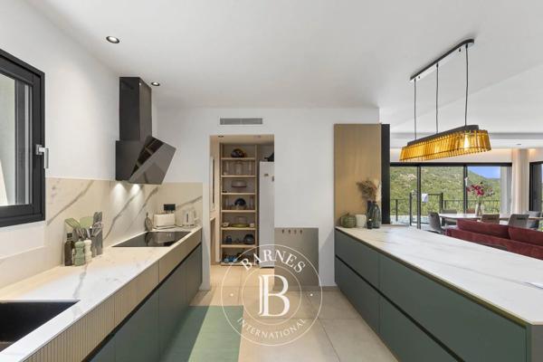 Sainte-Lucie-de-Porto-Vecchio, Villa 4 Chambres -  215 m² à vendre