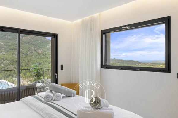 Sainte-Lucie-de-Porto-Vecchio, Villa 4 Chambres -  215 m² à vendre