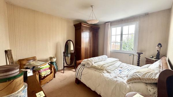 MAISON À POTENTIEL, À DEUX PAS DU CENTRE VILLE